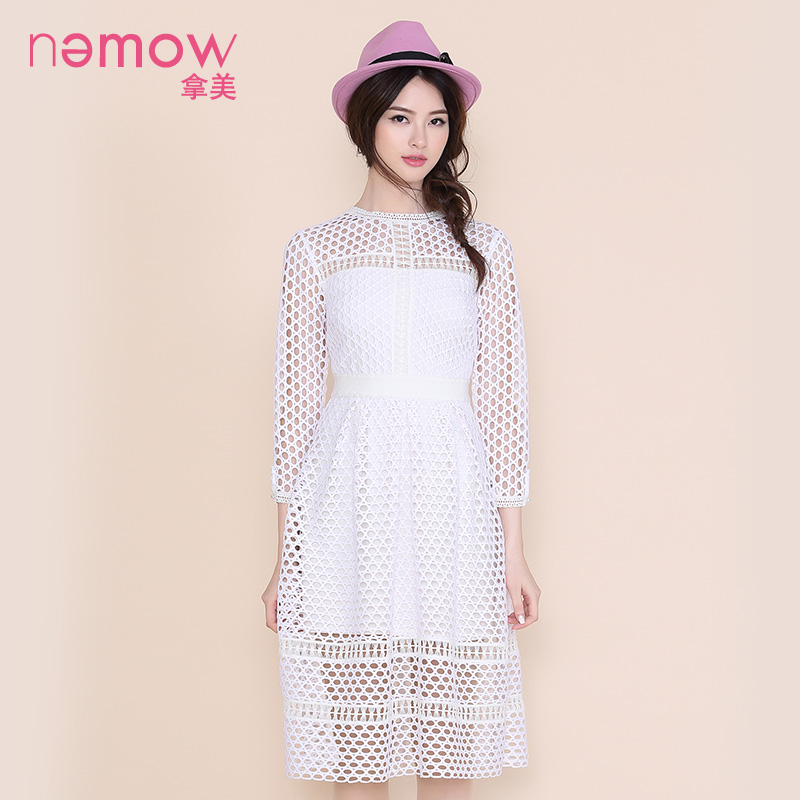 Rice WhiteNemow / Nami Nanmeng   2017 spring clothes special counter new pattern Hollow out Lace have more cash than can be accounted for Dress A6K023