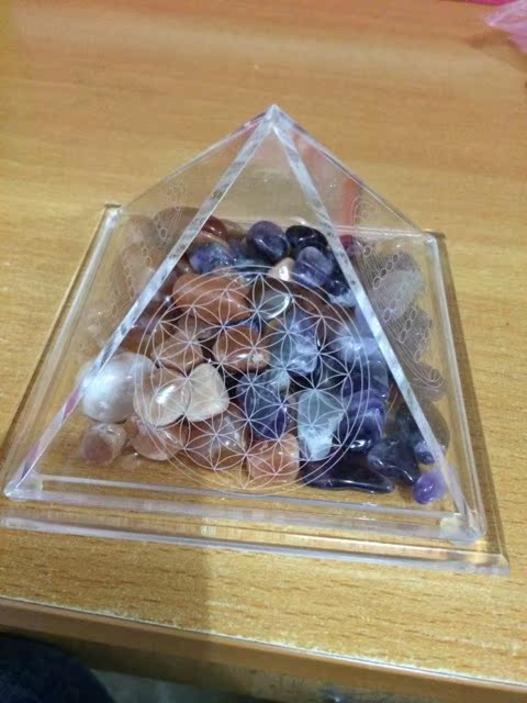 微瑕疵低价处理金字塔模型金字塔能量发生器orgonite模具