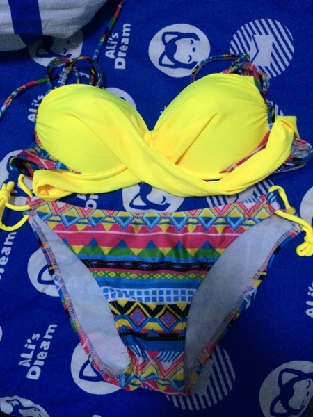 亦蔻正品分体三角玫红荧光比基尼女泳衣大小胸聚拢钢托泳装bikini