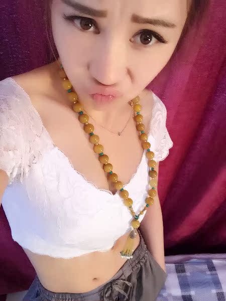 皮巢原创 百搭紧身V领弹力T恤 欧美红白黑色蕾丝短款上衣