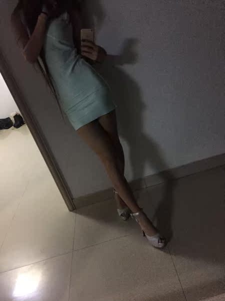 荷芙妮格HERVE LEGER包臀酒吧夜店小礼服ARMIQUEEN性感绷带连衣裙