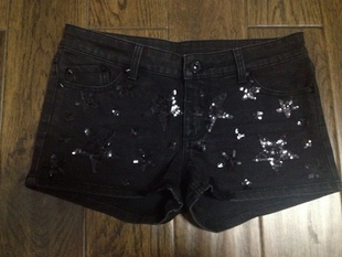 9层新 黑色牛仔面料 星星亮片绣花短裤