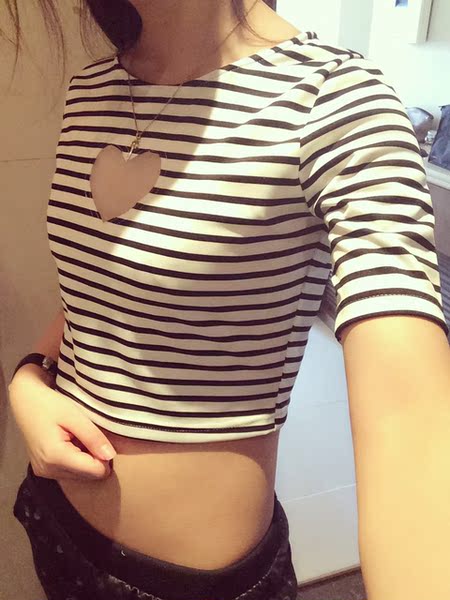 Black Vock独家设计 爱心镂空条纹短T恤 unif dollskill nastygal