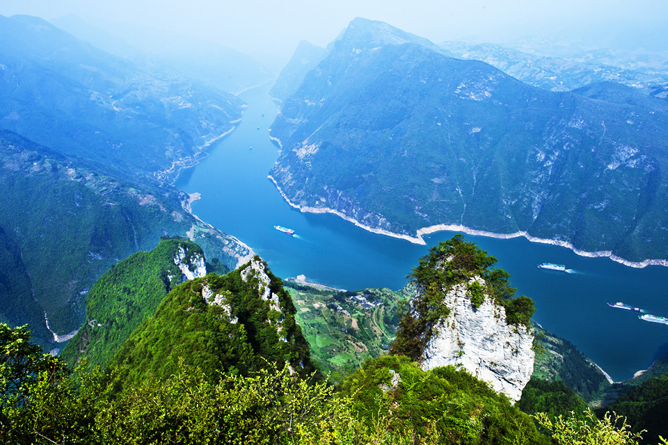 由行】豪华邮轮带你船游三峡,还能入住重庆一