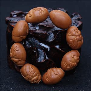 《双面十八罗汉》苏州核雕名家<em>陈二妹</em>作品10