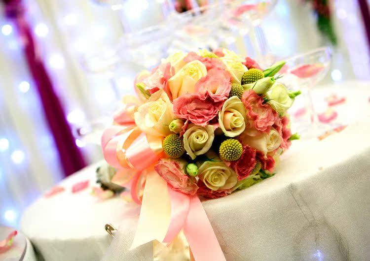 2013年婚庆大全\婚礼策划书方案现场布置司仪