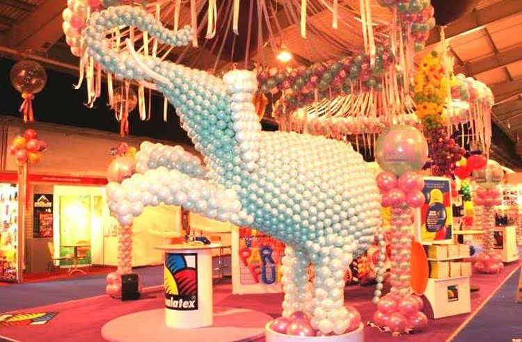 2013年婚庆大全\婚礼策划书方案现场布置司仪